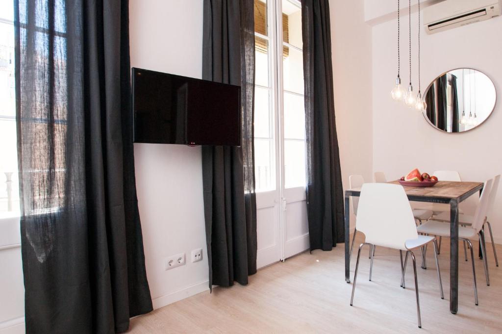 Short Stay Group Gracia Serviced Apartments Barcelona Room photo