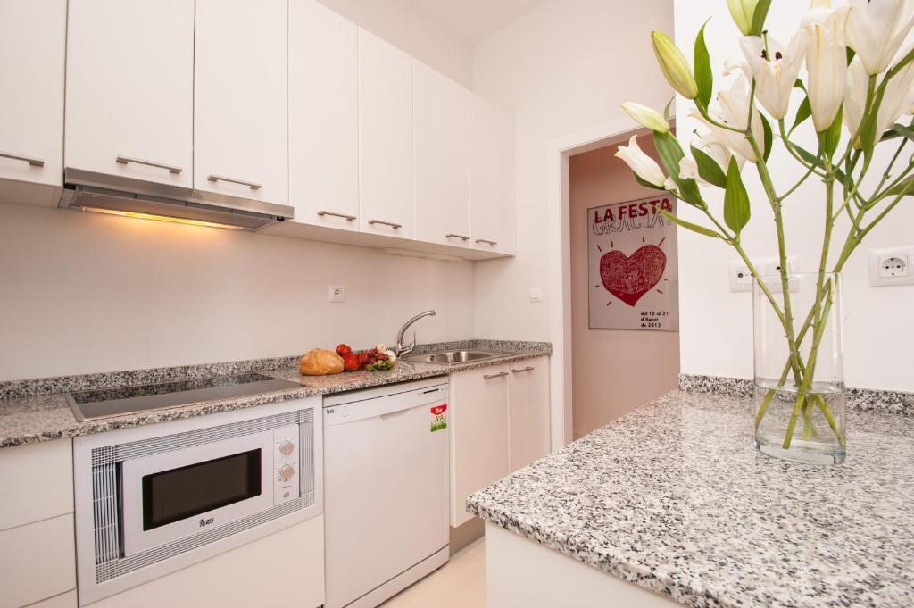Short Stay Group Gracia Serviced Apartments Barcelona Room photo